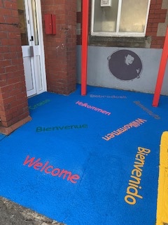 Welcome entrance installed different languages greeting words RCT
